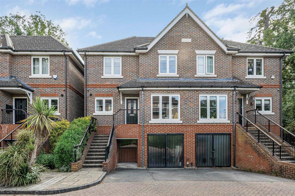 Main image of property: Kimbolton, Ray Park Avenue, Maidenhead, SL6