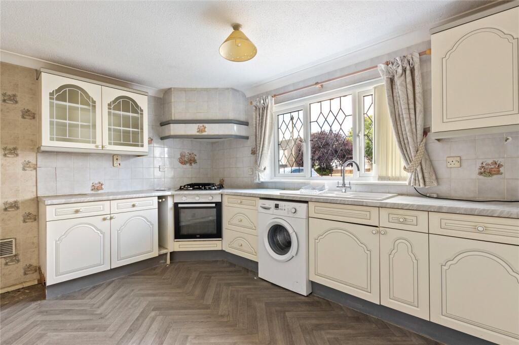 House in Grimsby, Willows Estate - View 2