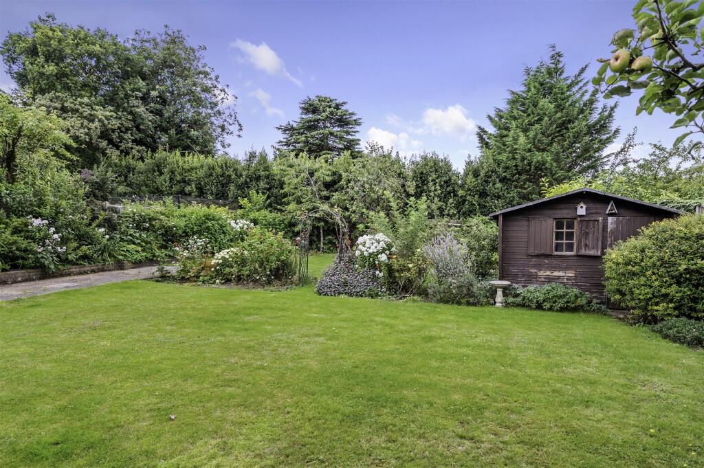Kingsdene, Tadworth photo 3