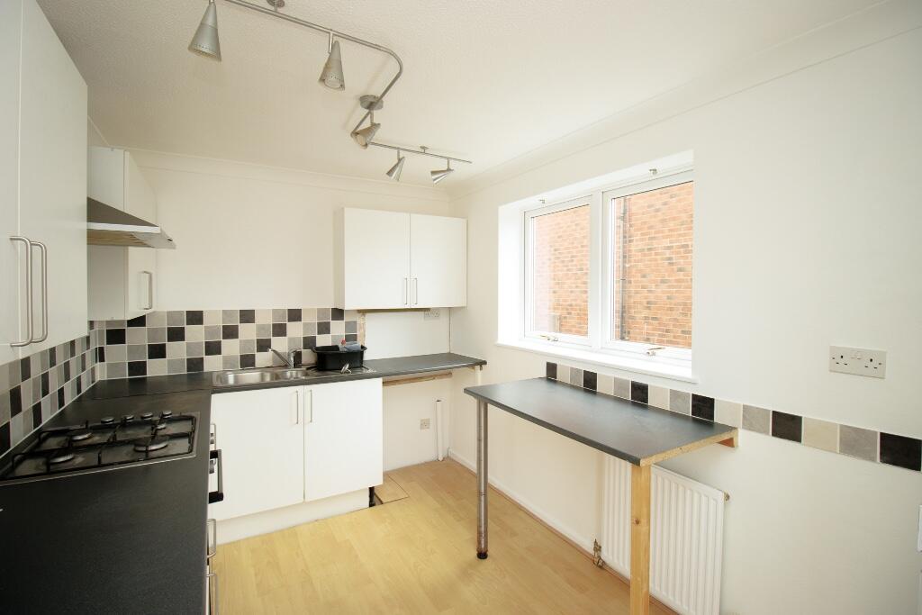 Thorn Tree Avenue, Filey  YO14 9NT photo 2