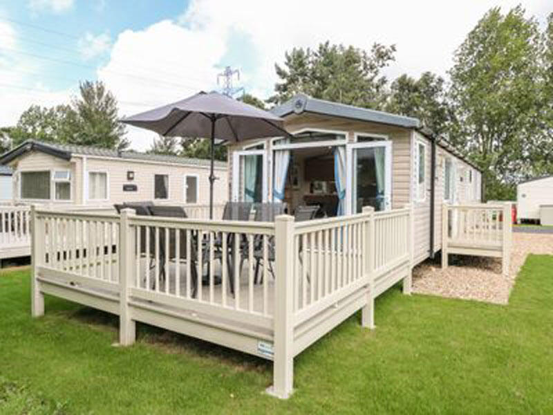 3-bed caravan on Three bed Swift Bordeaux, Caldecott Hall Country Park, Beccles Road, Fritton, Norfolk, NR31 9EY, £29,995