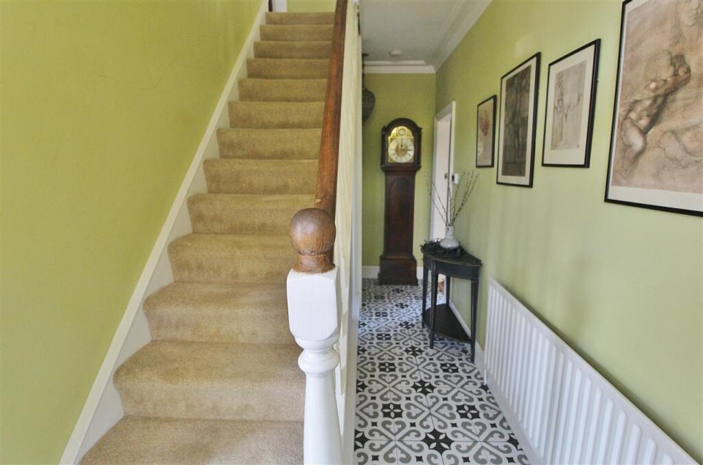 House in South Kesteven, Grantham - More