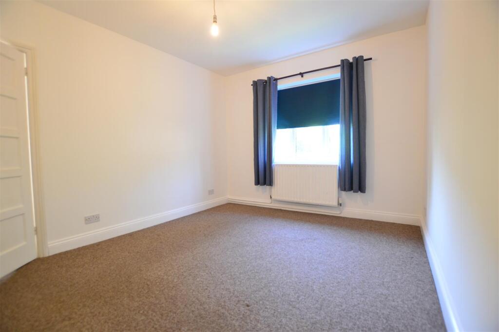 Apartment in Slough - View 4