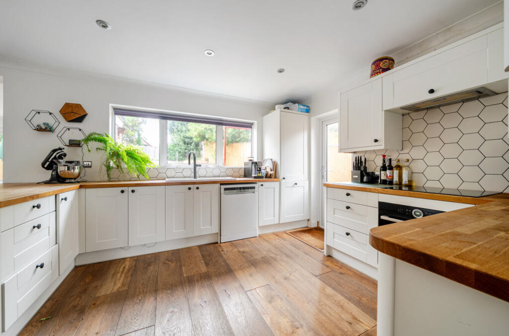 4-bed detached on Bedhampton Hill, Bedhampton, Havant, PO9, £600,000