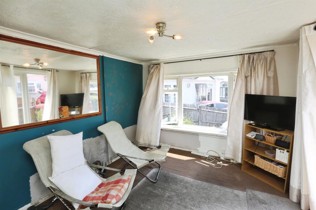 House in Southampton - View 4