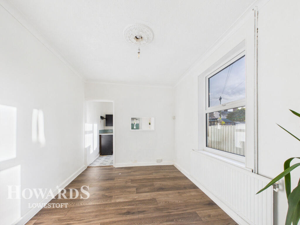 Main image of property: Ipswich Road, Lowestoft