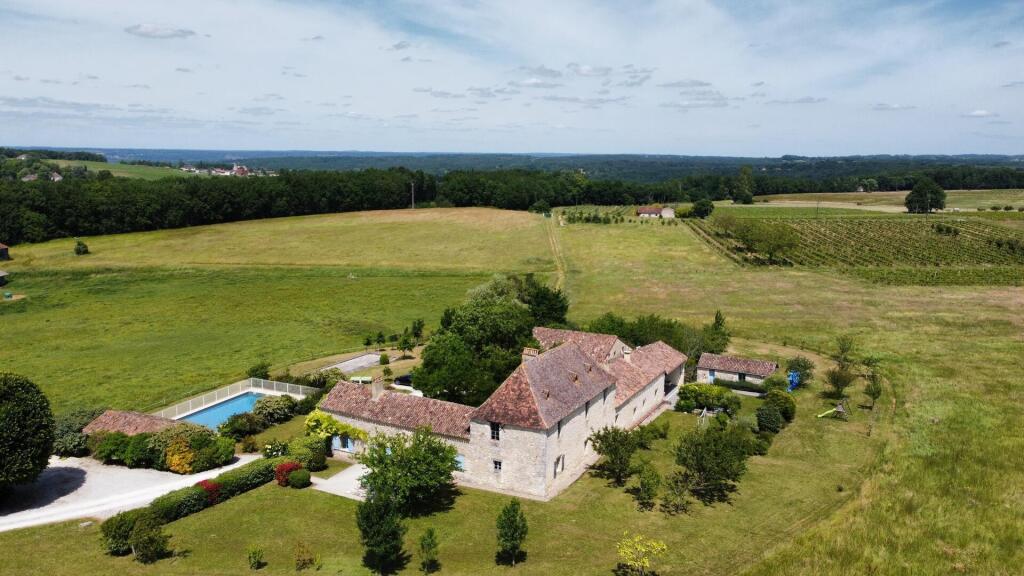 Main image of property: CONNE-DE-LABARDE