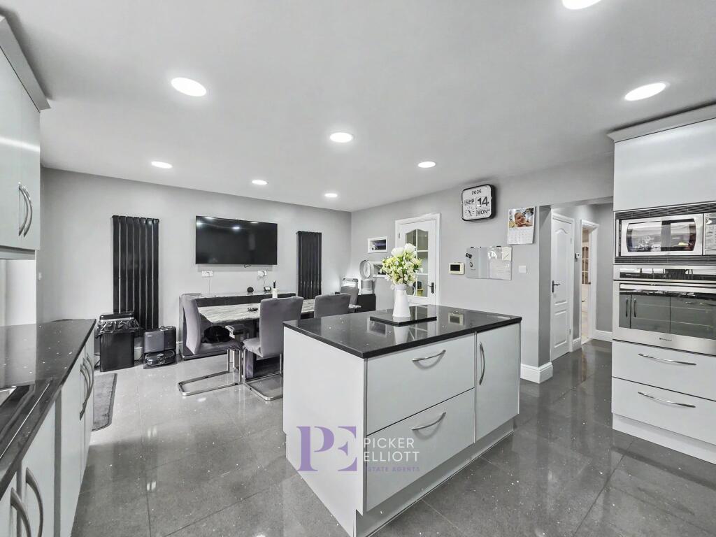House in Hinckley and Bosworth, Hinckley - More