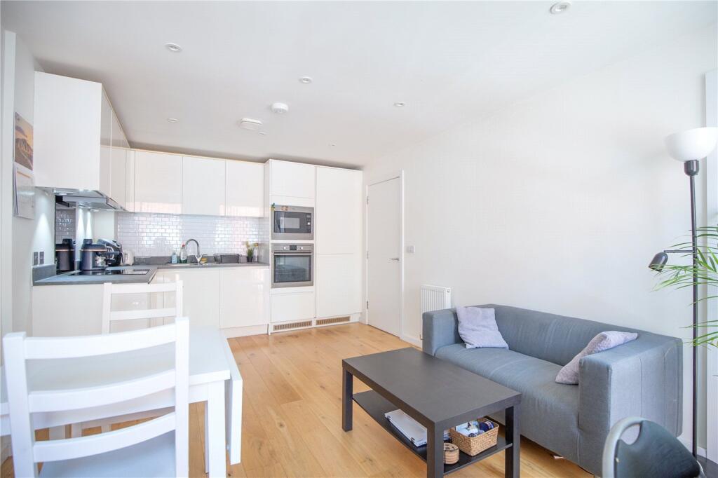 Apartment in Bristol - View 3