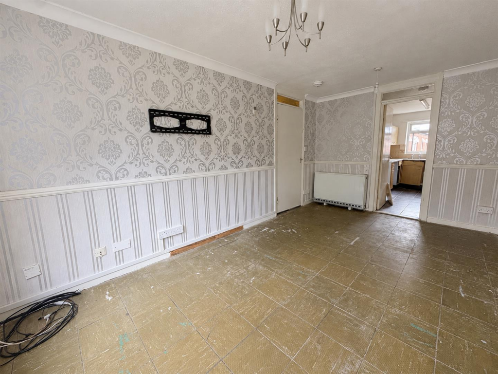 Apartment in Manchester, Baguley - View 3