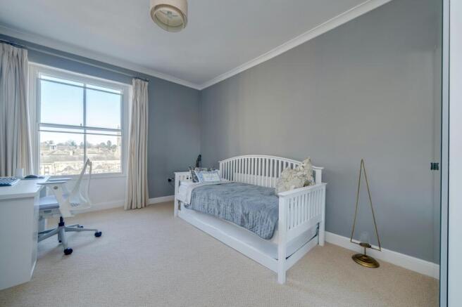 1A Montpellier Gardens-18.jpg