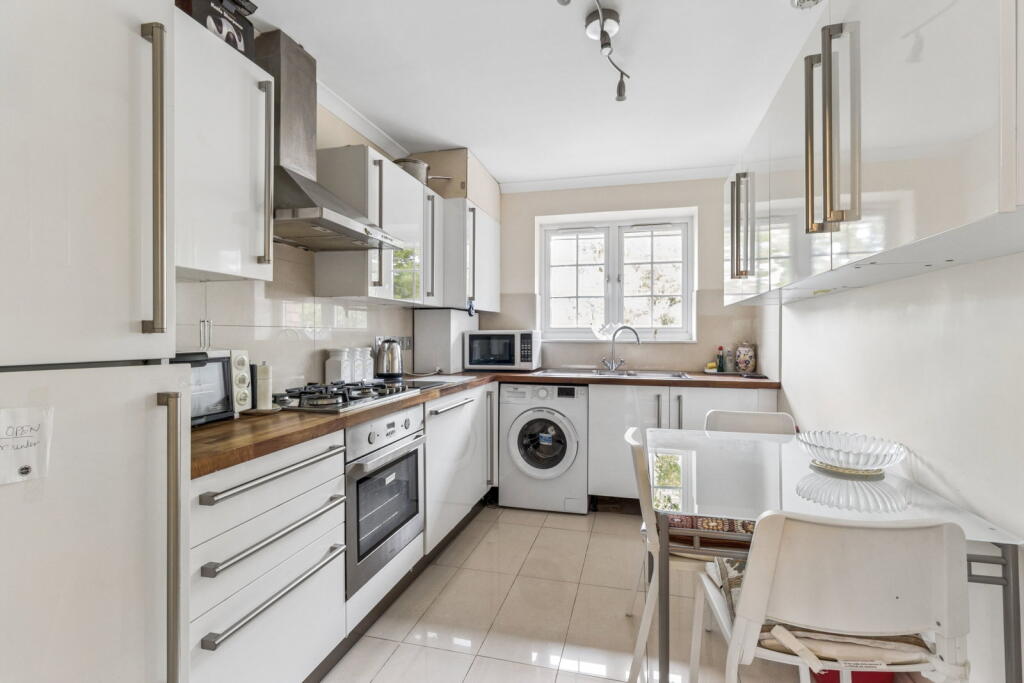 Apartment in Harrow - View 5