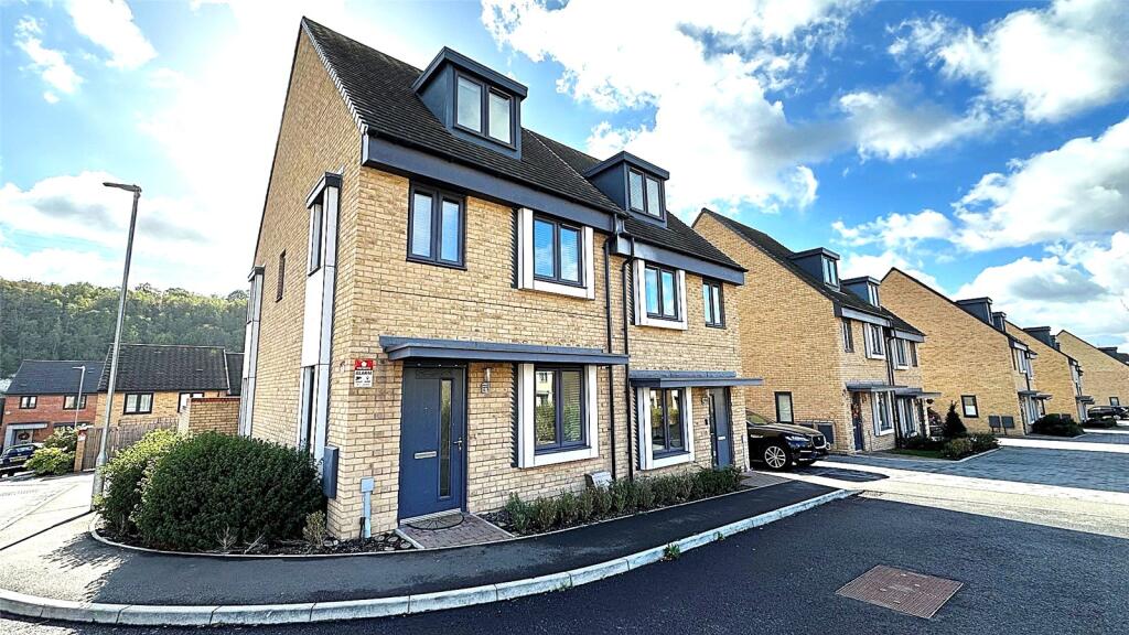 3-bed semi-detached on Castle Hill Drive, Ebbsfleet, Kent, DA10, £425,000