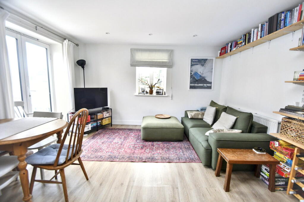 Apartment in Truro - View 5