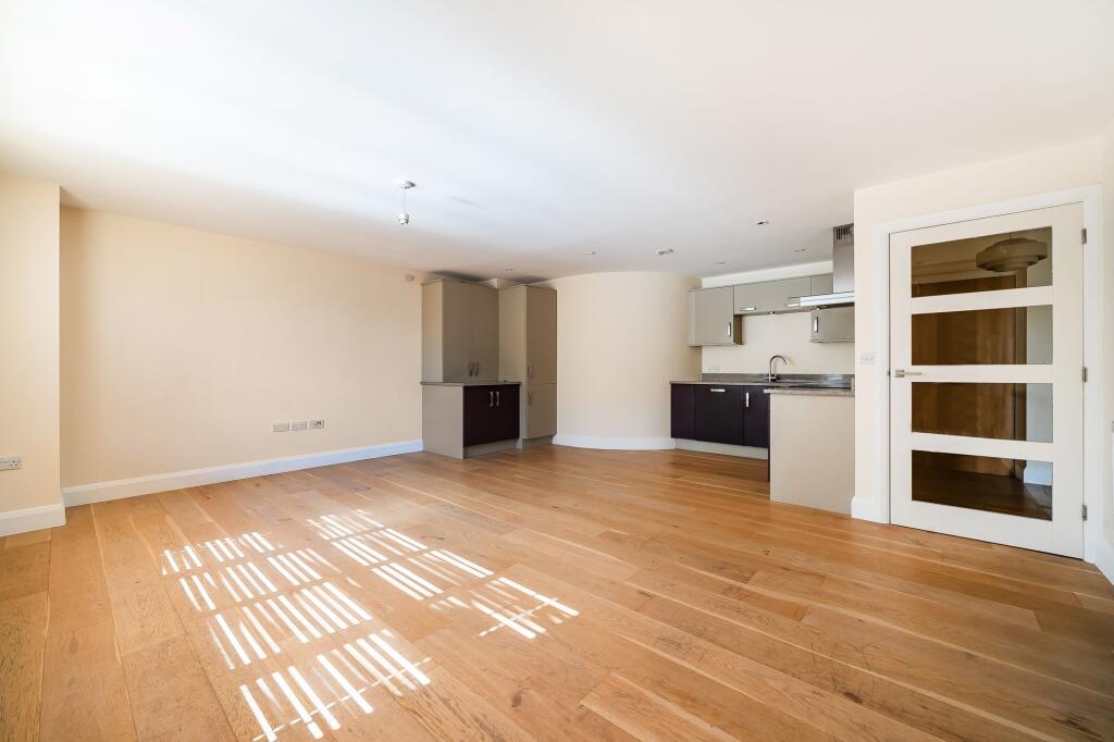 Apartment in Wokingham - View 5
