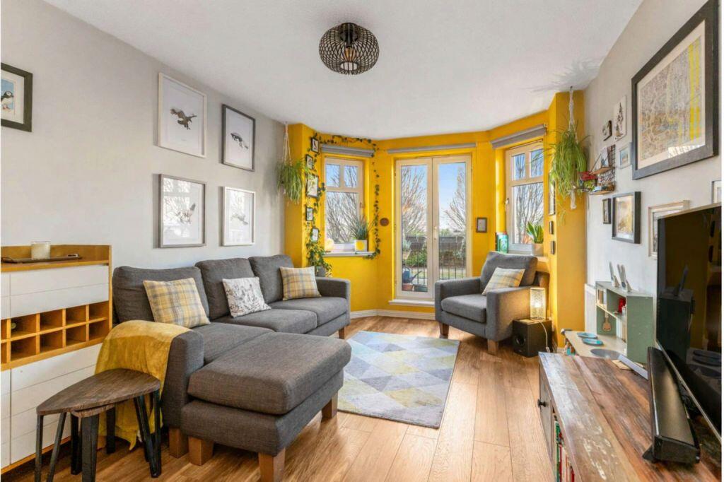 Main image of property: 4 (flat 3), Sinclair Place, Shandon, Edinburgh, EH11 1AG