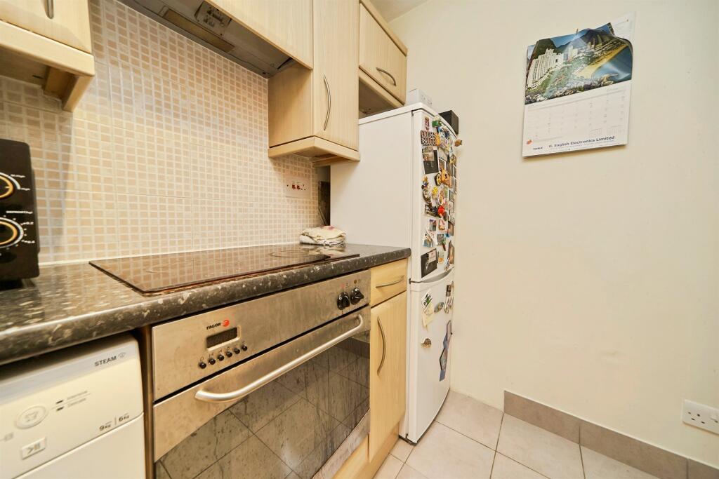 Apartment in Leeds - View 3