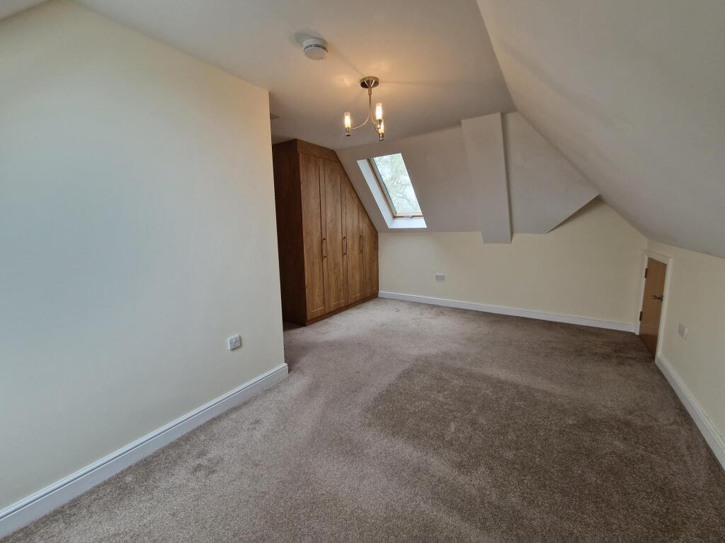 Apartment in Coventry - More