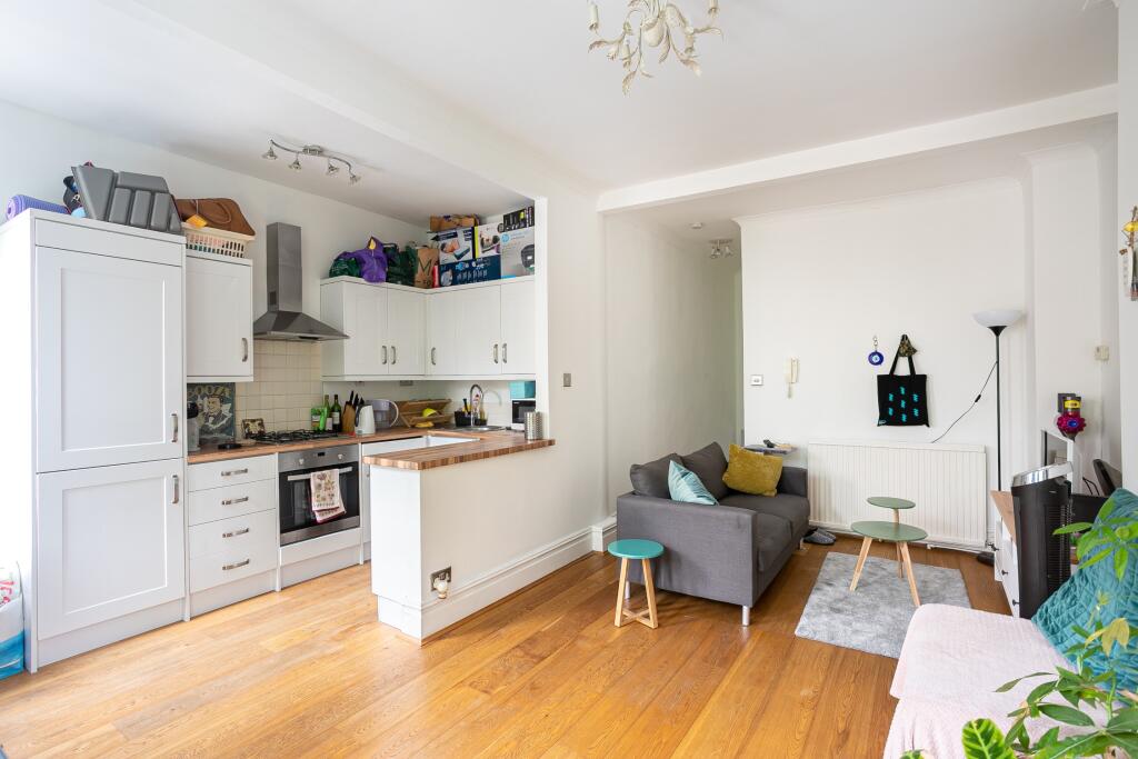 Apartment in London - View 4