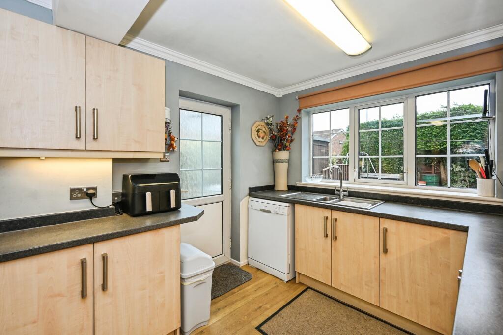 Vincent Close, Warrington, WA5 photo 3