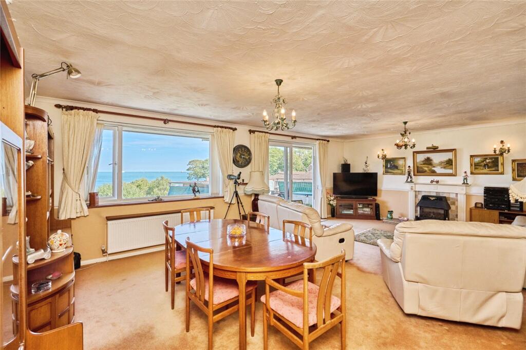 House in Seaview, Nettlestone and Seaview - More