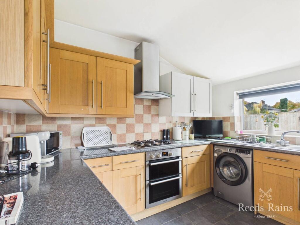 House in Middlesbrough, Acklam - More