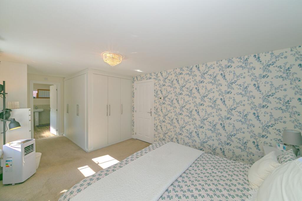 Montague Crescent, Brooklands, MK10 photo 4