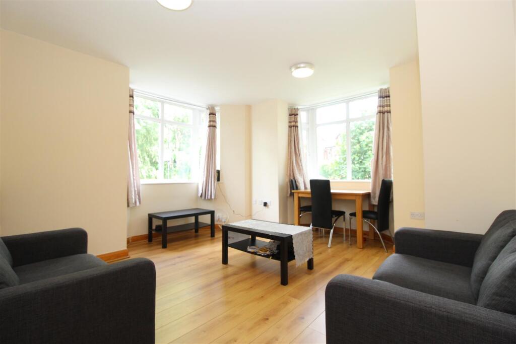 House in Leeds - View 4