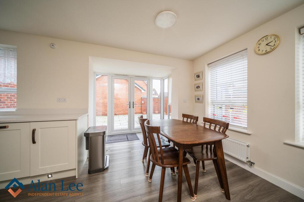 Albion Way, Macclesfield, SK11 7ZD photo 4