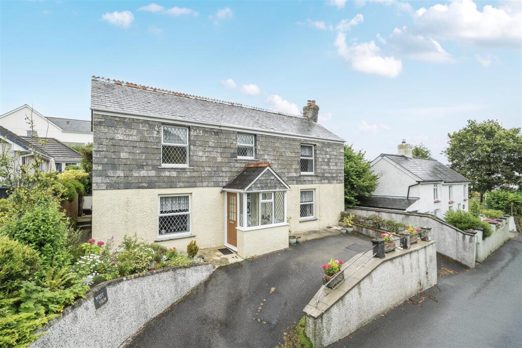 3-bed detached on Lanreath, Looe, £375,000