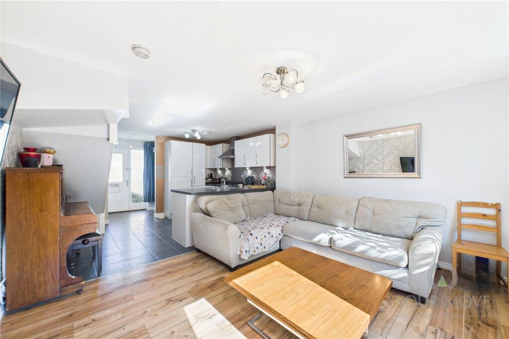 Alderney Avenue, Newton Leys, Bletchley, Milton Keynes, MK3 photo 2