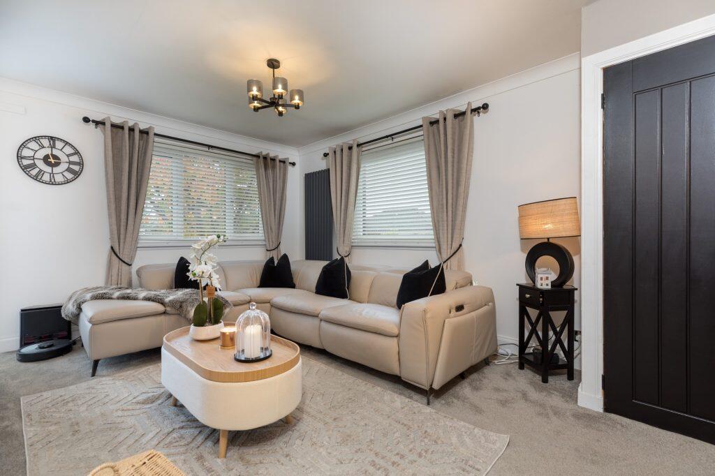 Crofthead Place, Newton Mearns photo 4
