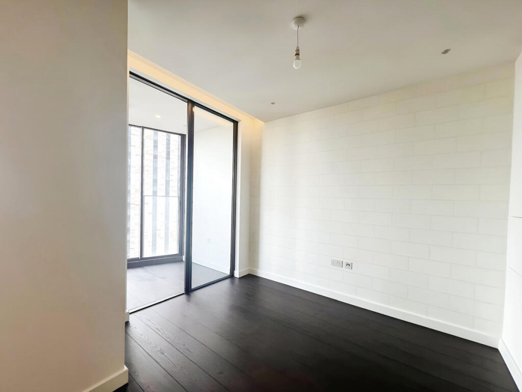 Apartment in London, Vauxhall - View 4