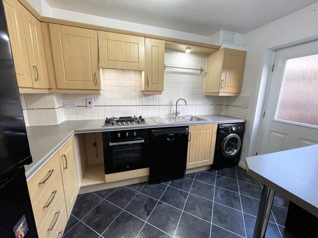 Great Marlow, Hook, Hampshire, RG27 photo 2