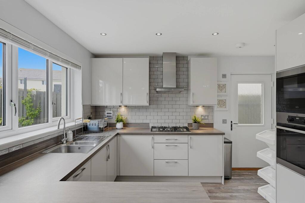 House in Edinburgh - More