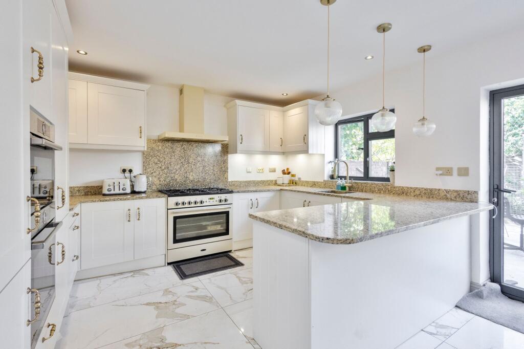 Atherton Road, London, E7 photo 4