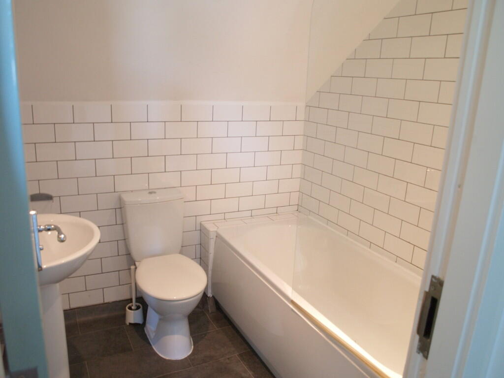 1 bedroom house share for rent