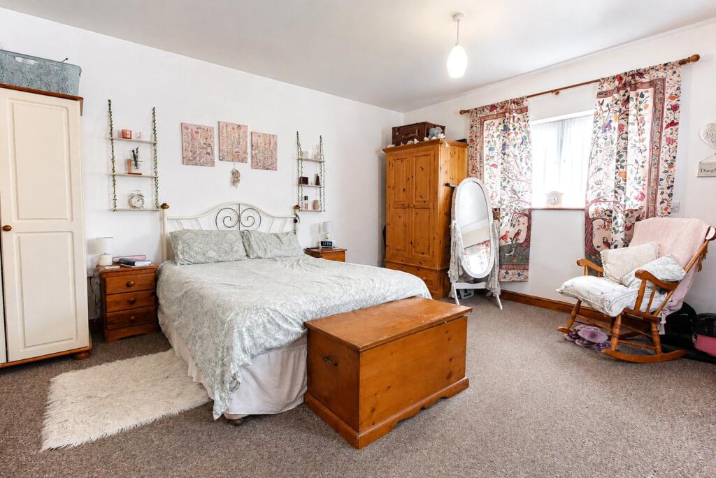 House in East Lindsey, Sutton le Marsh, Mablethorpe and Sutton - View 4