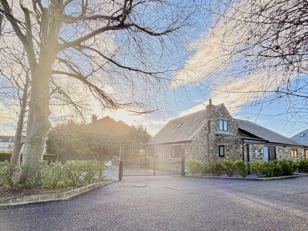 66 Child Lane, Roberttown, WF15 7LY image 3