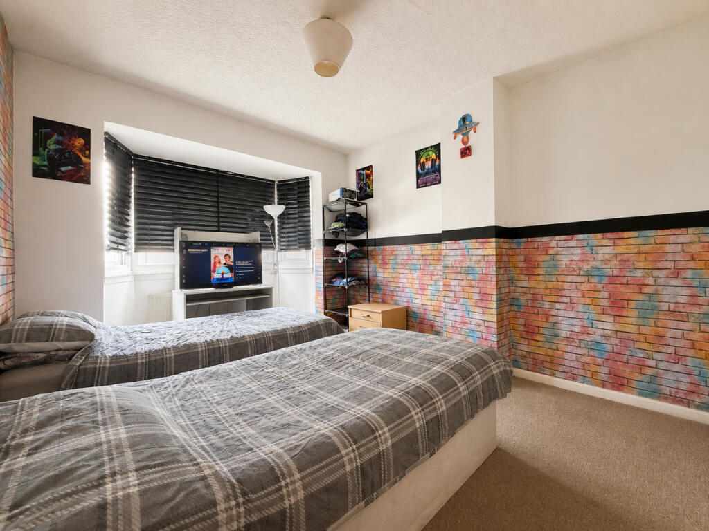 House in Wolverhampton, Heath Park, Heath Town - More