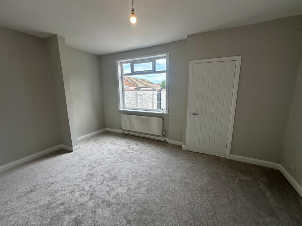 House in Grimsby, Littlefield - View 4