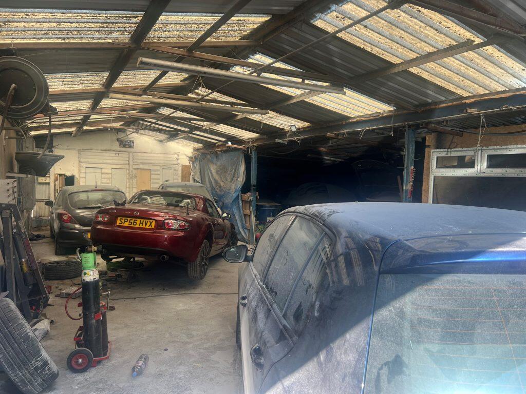 Main image of property: Single Storey Workshop To Let