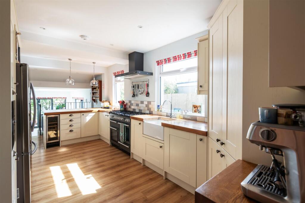 House in Redhill - View 4