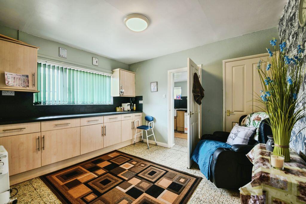 House in East Lindsey, Church End, North Somercotes - View 5