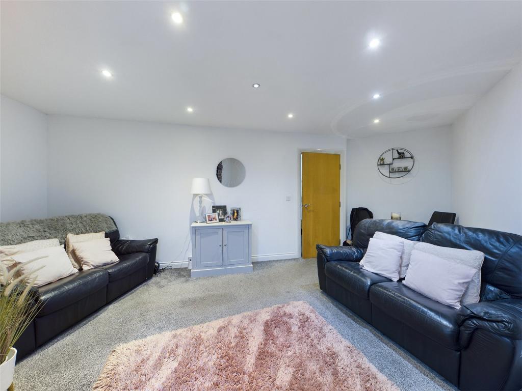 42, Sargeson Road photo 3