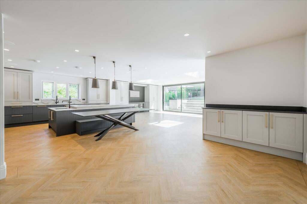 House in Tonbridge and Malling, Ightham - More