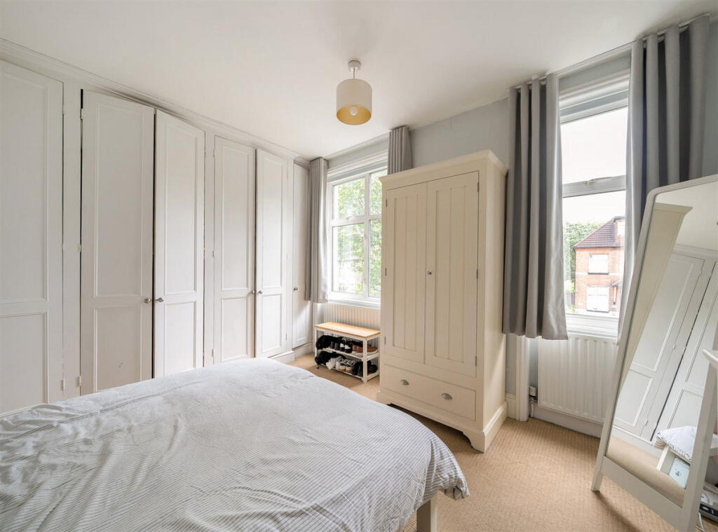Apartment in London - More