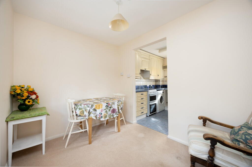 House in Swindon - View 4