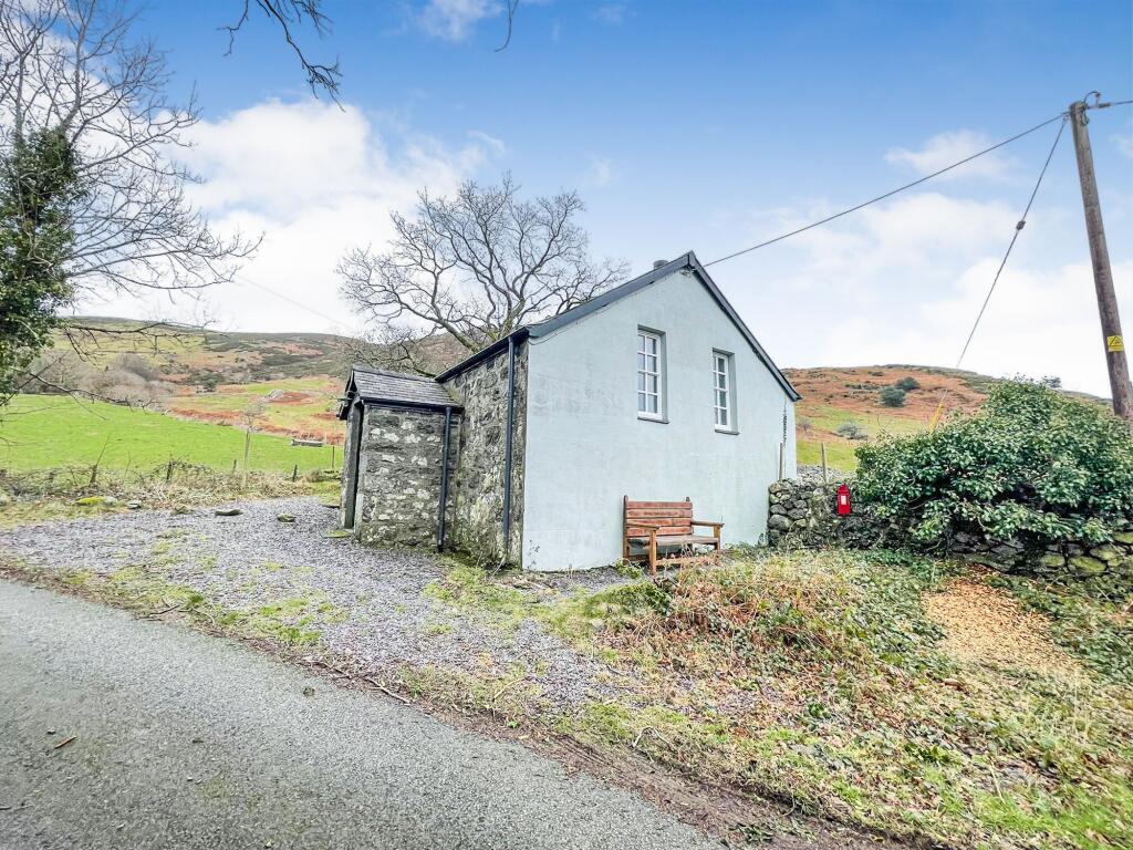 Main image of property: Capel Pen Y Meini, Llanfihangel Y Pennant, Tywyn