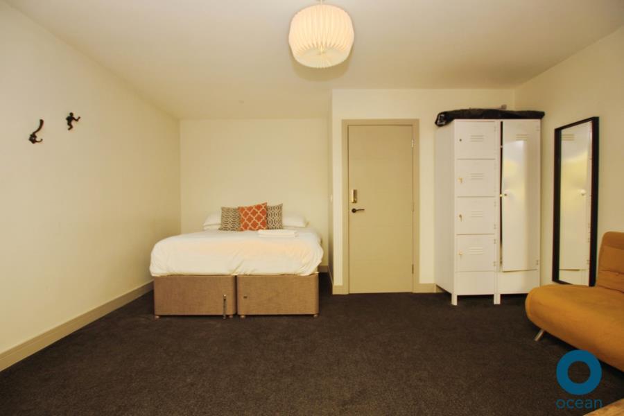 5 bedroom town house for rent